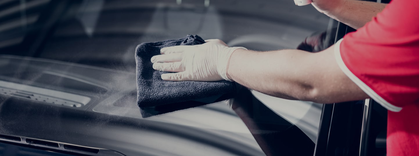 Expert Tips to Clean Your Auto Windshield