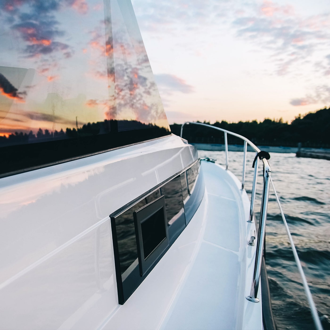 Why You Need Marine Polish to Make Your Boat’s Hull Shine